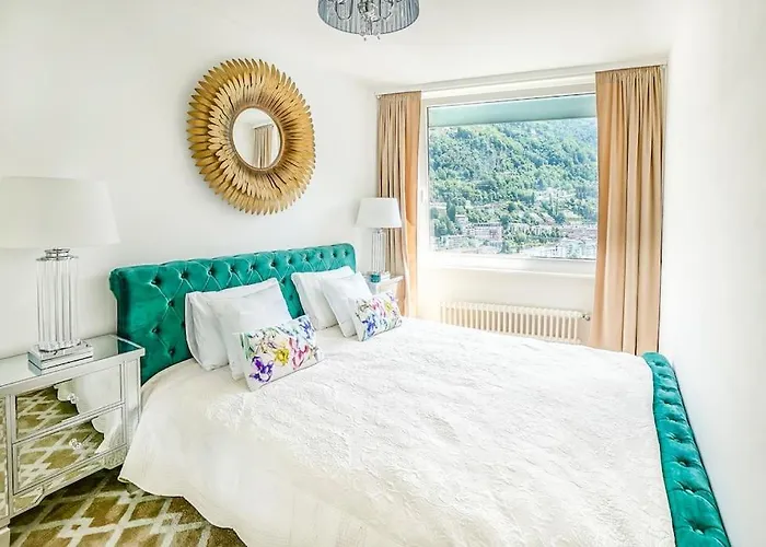 Montreux Paradise Top View