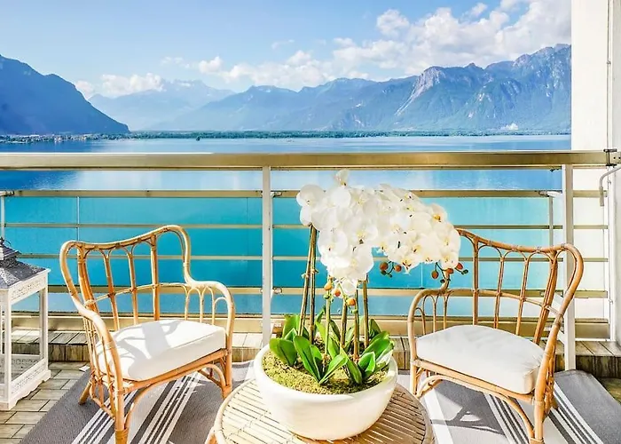 Montreux Paradise Top View